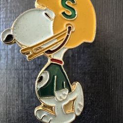 Peanuts Snoopy Playing Football Vintage Enamel Lapel Pin