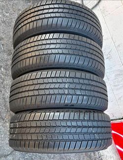 235/55/20 Michelin vendo un set de llantas usadas excelente condiciones de vida las 4 ✅🤩I am selling a set of used tires, all 4 in excellent living c