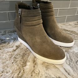 L. Paolo Frieda New Suede Bootie SZ 6