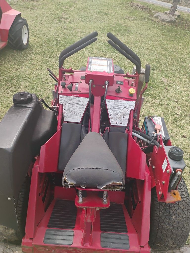 52 In Ferris Evolution Sit On Mower