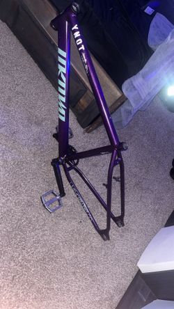 purple unkwn frame (29in)