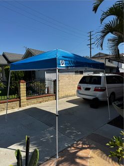 Pop Up Blue Tent