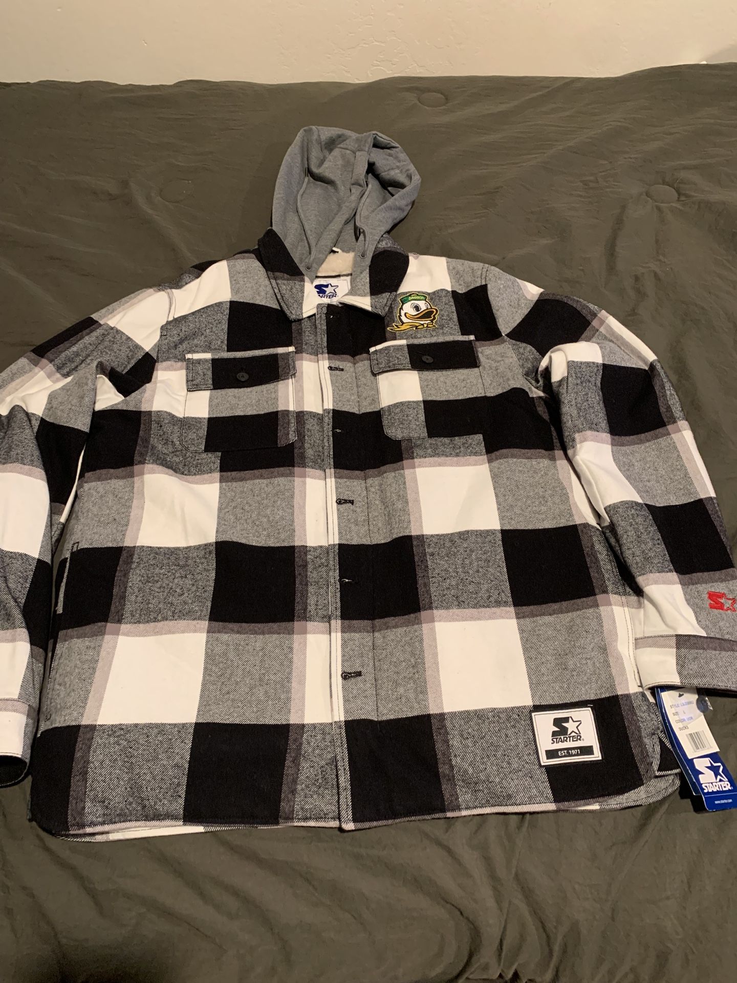 OREGON DUCKS STARTER JACKET BRAND NEW SIZE LARGE