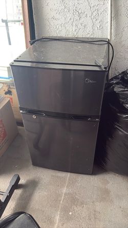 Mini fridge