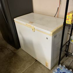 GE Chest Freezer 