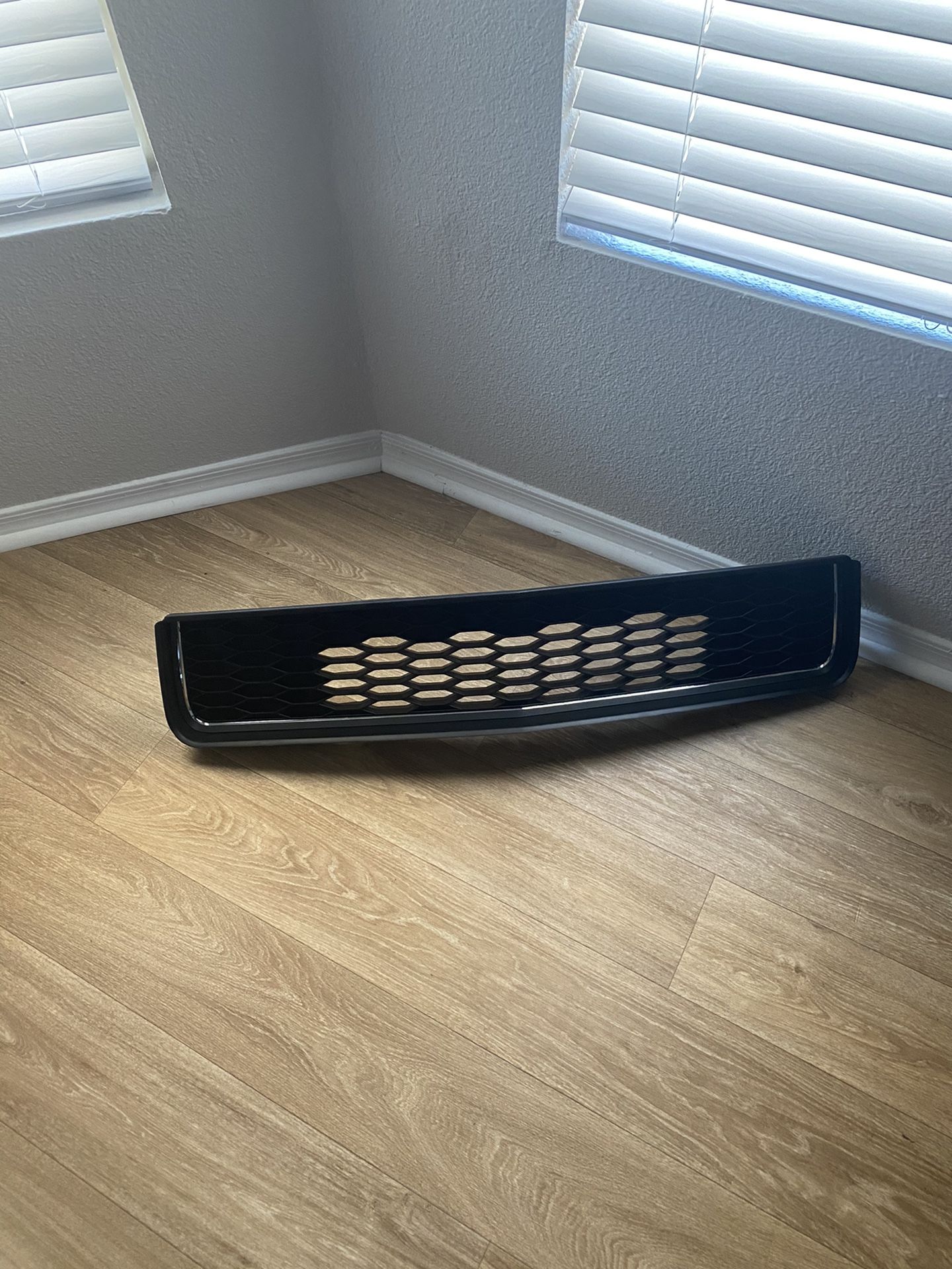 MUSTANG SVE BULLITT GRILLE 2005-2009