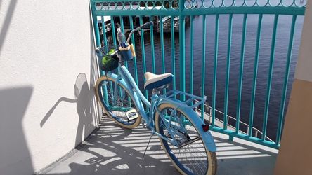 Huffy Beach Cruiser Baby Blue Almost New