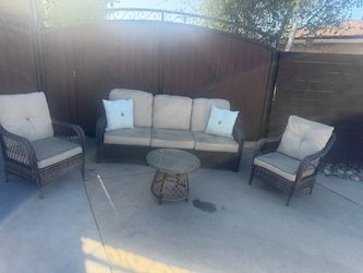 4-Piece Outdoor Wicker Patio Furniture Set