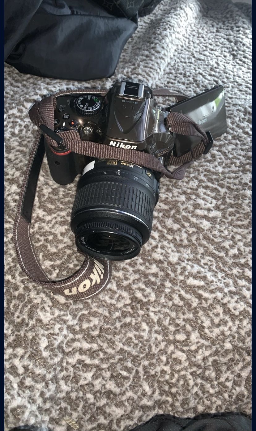 Camera Nikon D5200
