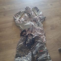 Cabelas realtree max 5 camo jacket and pants boys