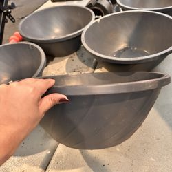 plastic flower pots with drainage