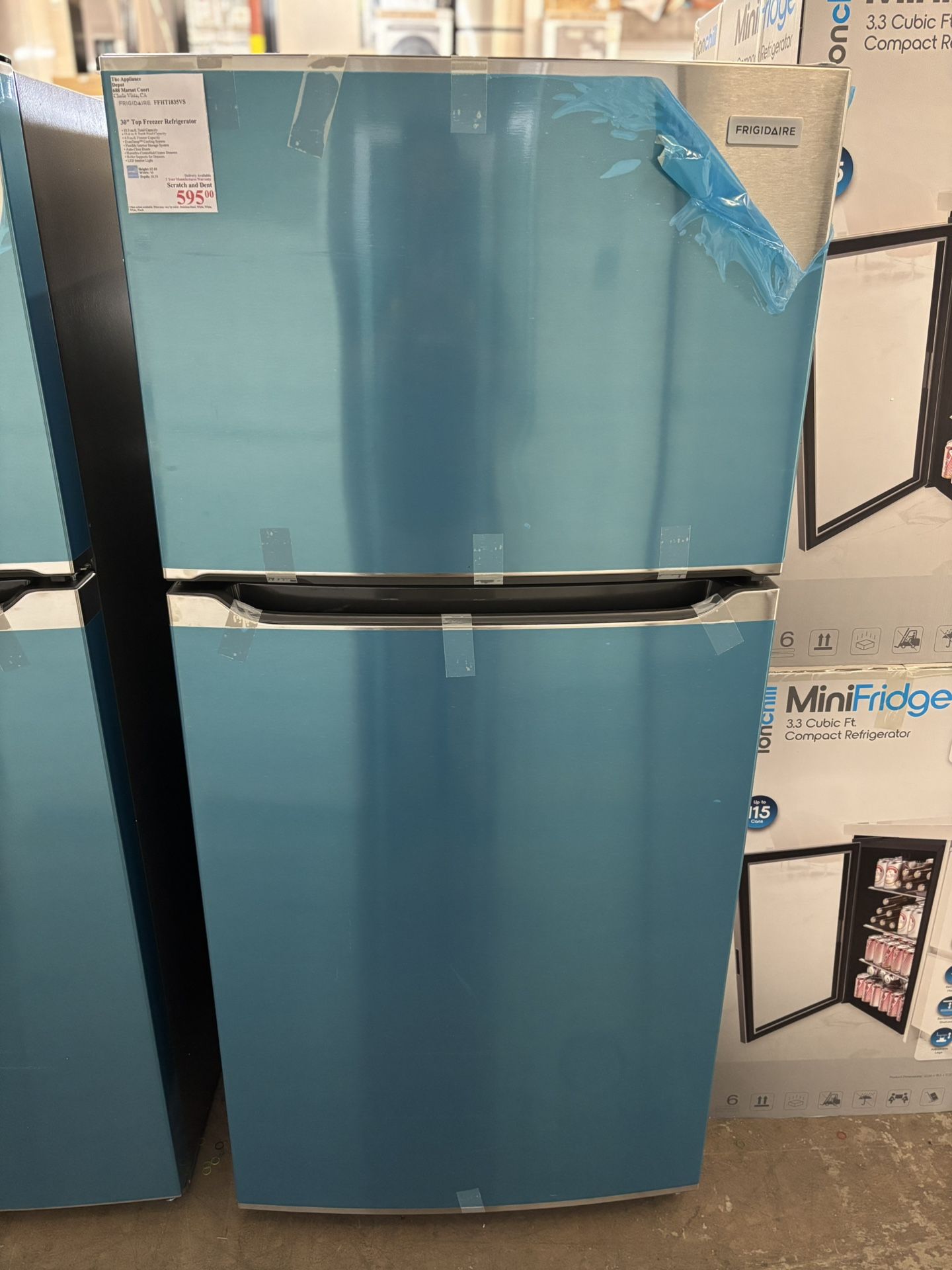 New FRIGIDAIRE 30" Top Freezer Refrigerator