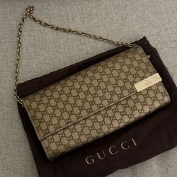 Vintage Gucci Clutch 