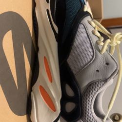 Yeezy Boost 700
