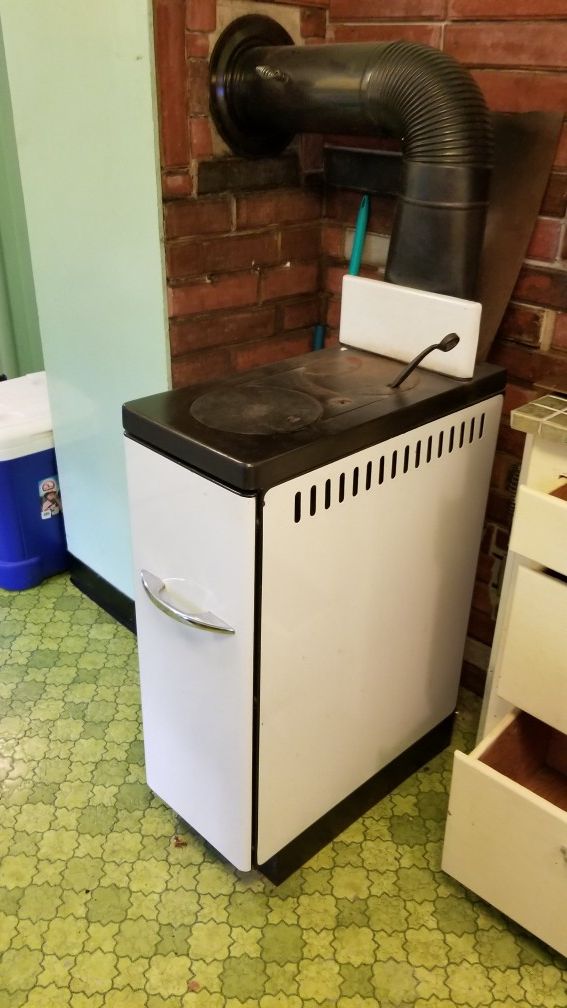Vintage Trash burner stove for Sale in Lakewood, WA - OfferUp