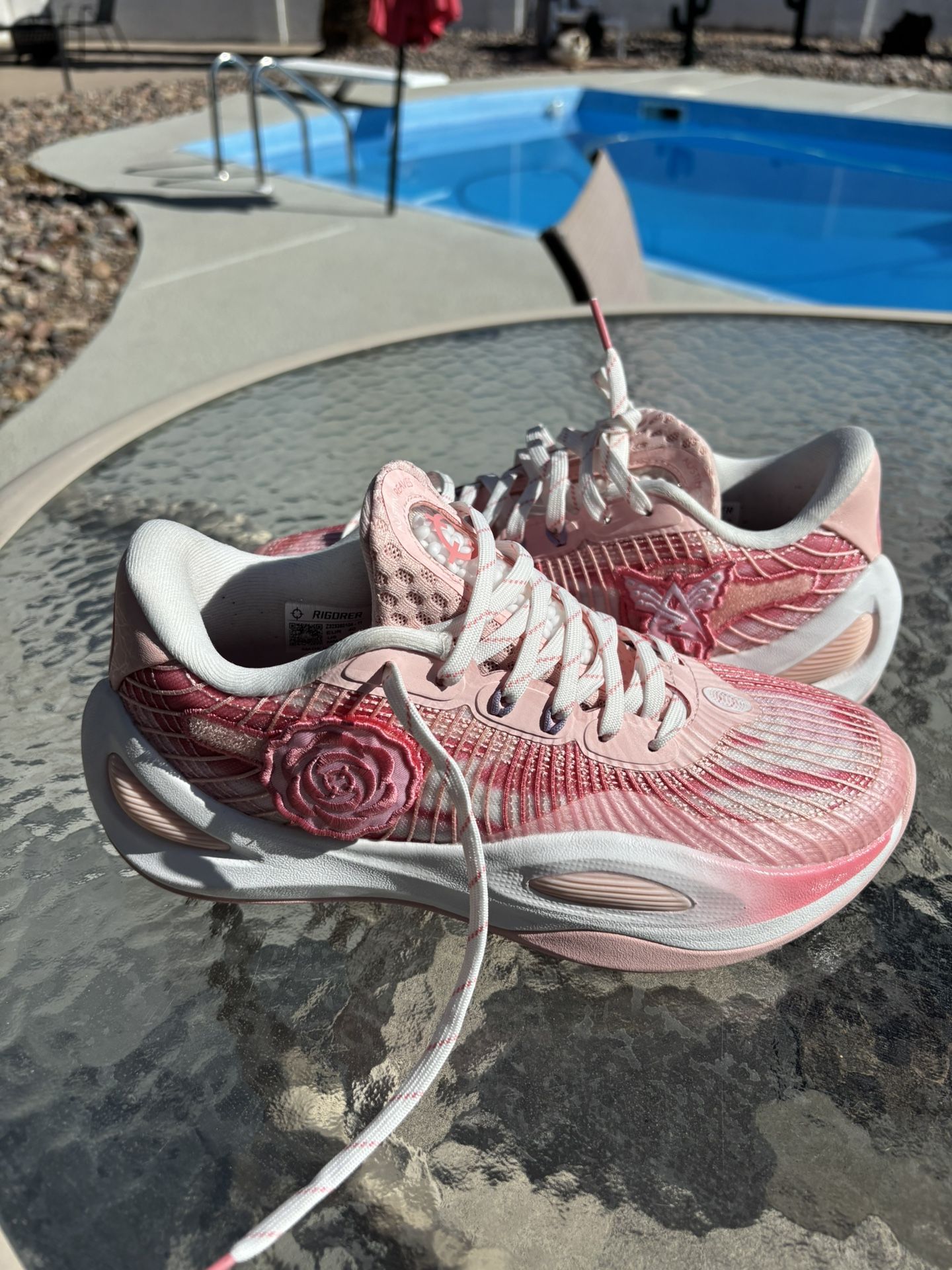 Rigorer AR1 Valentine Basketball Shoe Size US 7 For Men Or 8 For Women’s