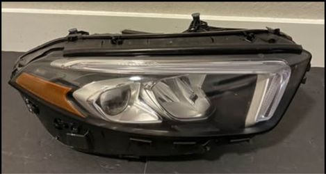Genuine Mercedes-Benz OEM Right LED Headlight – A1(contact info removed)05 – Complete with Modules.