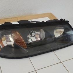  2000-2005 OE Chevrolet Impala Front   Passenger Headlight Assembly With Bulbs