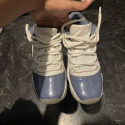 Jordan 11 Low UNC -size 7Y