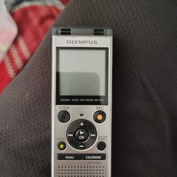 OLYMPUS DIGITAL VOICE RECORDER 
