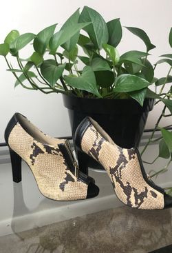 Shoes Michael Kors never used! Size 8M