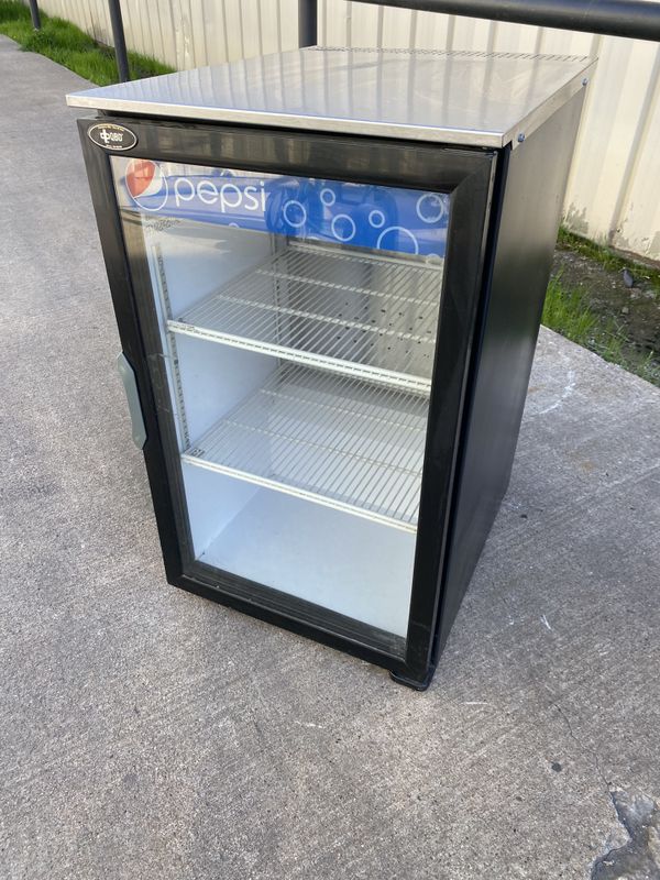 QBD commercial 1 door glass cooler refrigerator for Sale in Rowlett, TX OfferUp