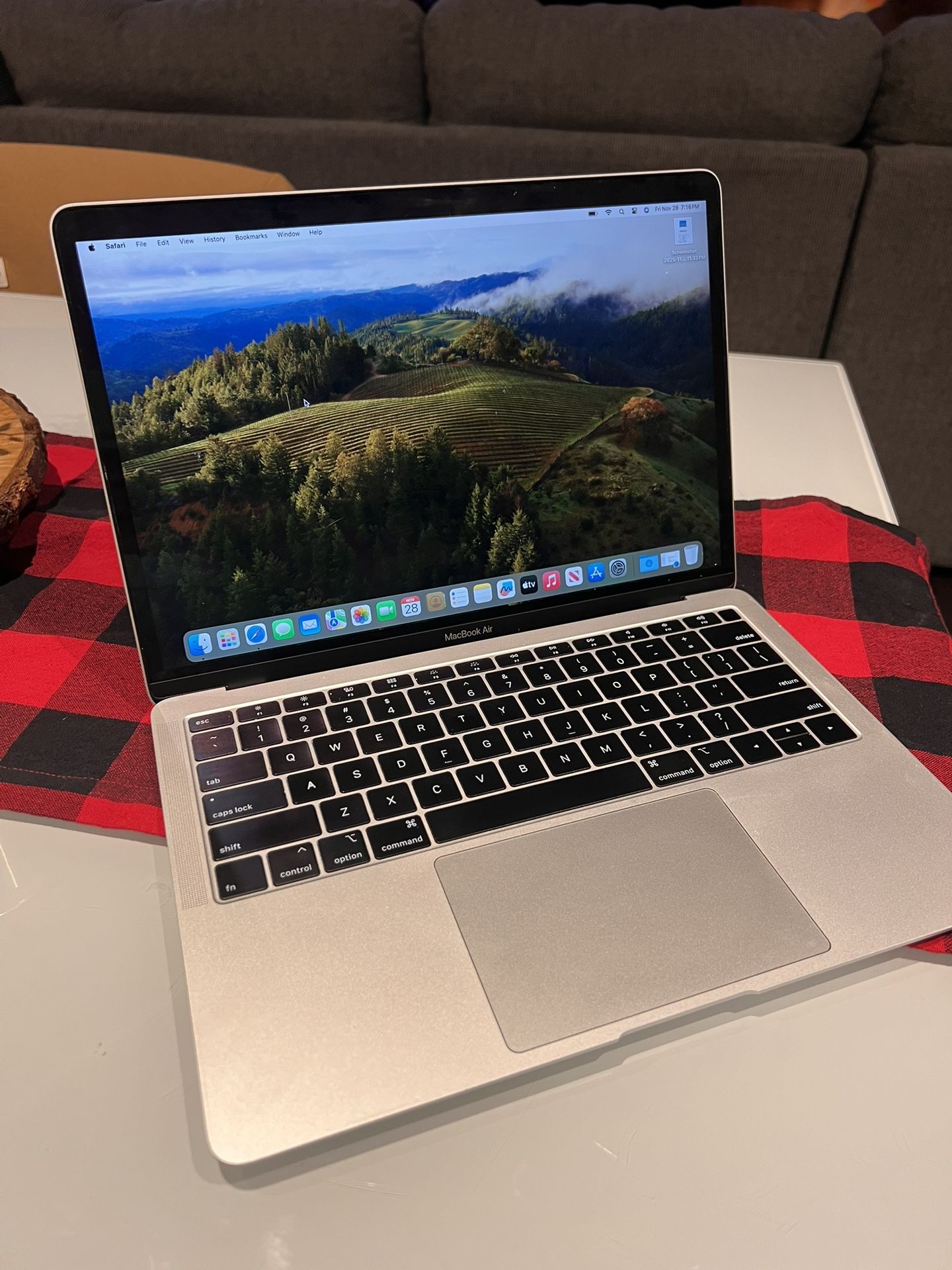 MacBook Air 13" Retina (2018) - Great Condition, MacOS Sonoma
