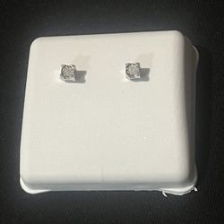 Natural Square Diamond Earrings 