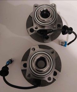 Pair New rear bearings and hubs Equinox Vue Torrent ABS