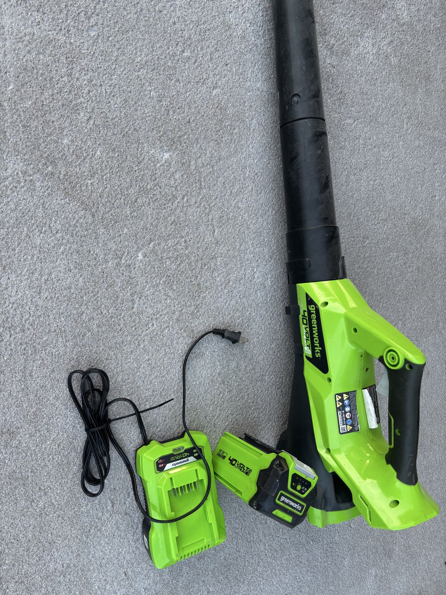 Green Works 40v leaf blower with battery and charger