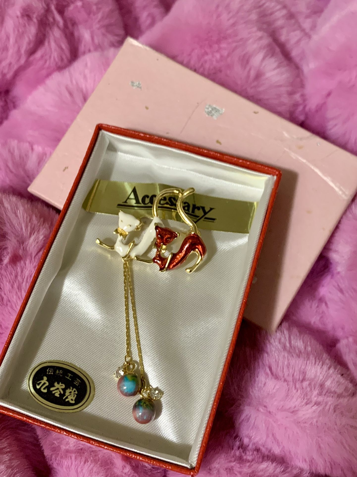 New-Japanese Traditional Handmade Cat brooch With Natural Power Stones