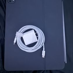 iPad Pro 13-inch M4 (2024) + Magic Keyboard + Apple Charger | Pristine Condition