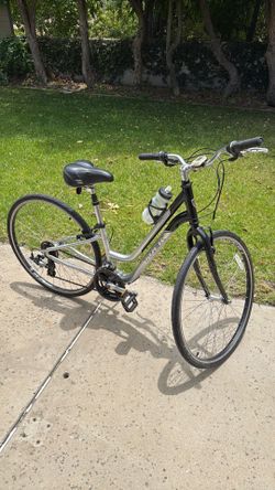 Women’s Trek bicycle