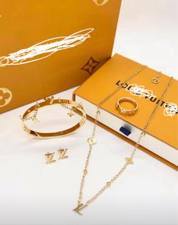 Stainless steel necklace set