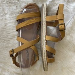 Strappy Soda Espadrille Sandals Mustard Color Womens 8.5