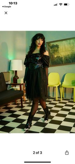 Medium Beetlejuice Dress Hot Topic New , Lydia Deetz Wig