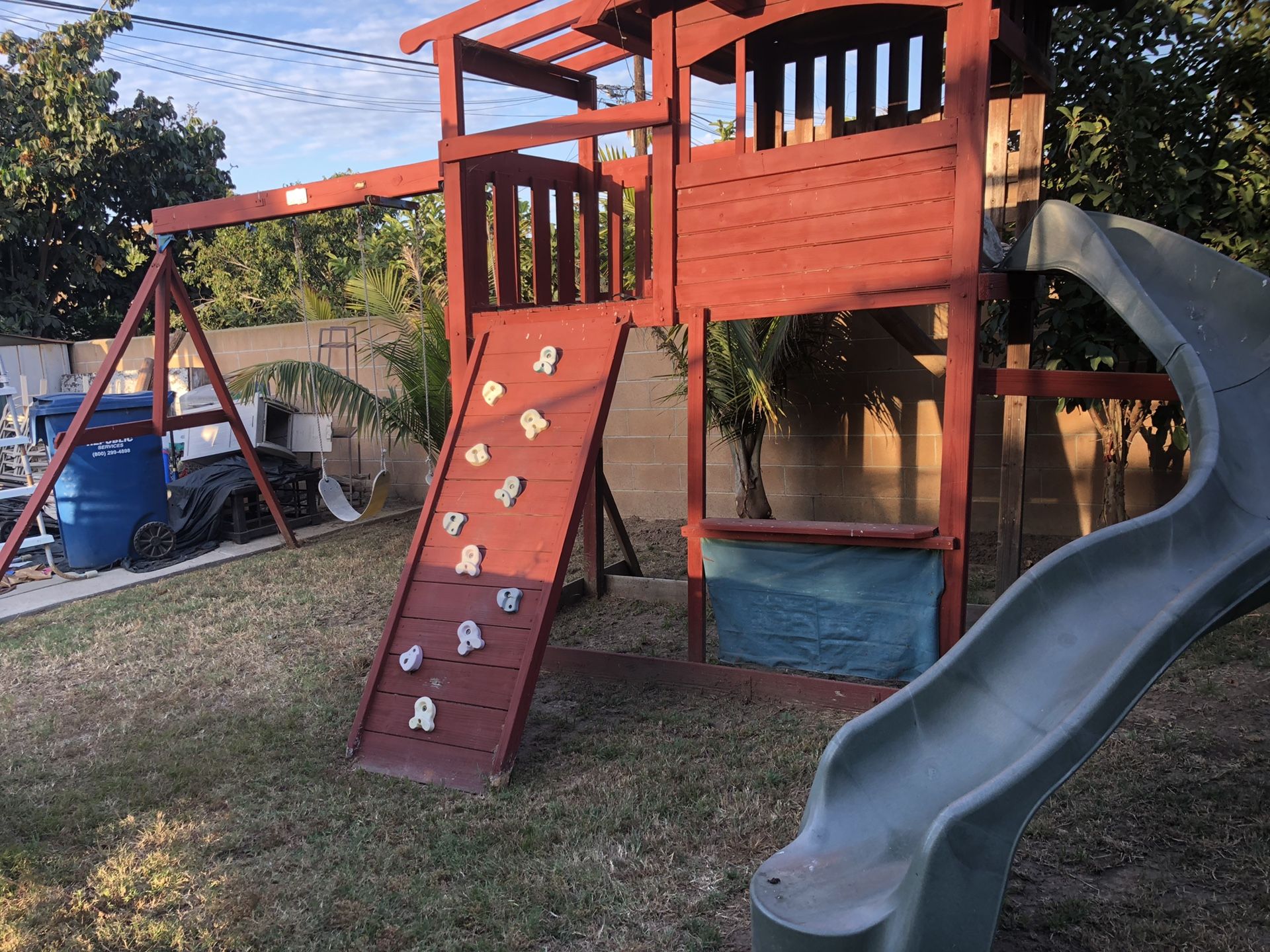 Playground Club House Swing Set