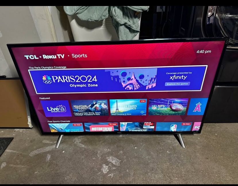 TCL 49" HD LED Roku Smart TV (49S305)
