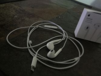 Apple headphones : for iPhone 7