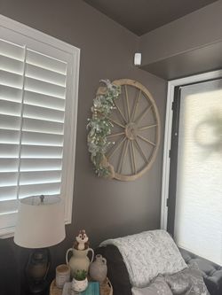 Rustic Farmhouse Wagon Wheel Wall Decor