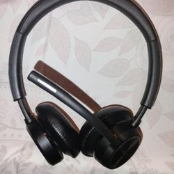 Poly Voyager 4320 USB-C Headset