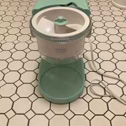 Dash Shaved Ice Maker 