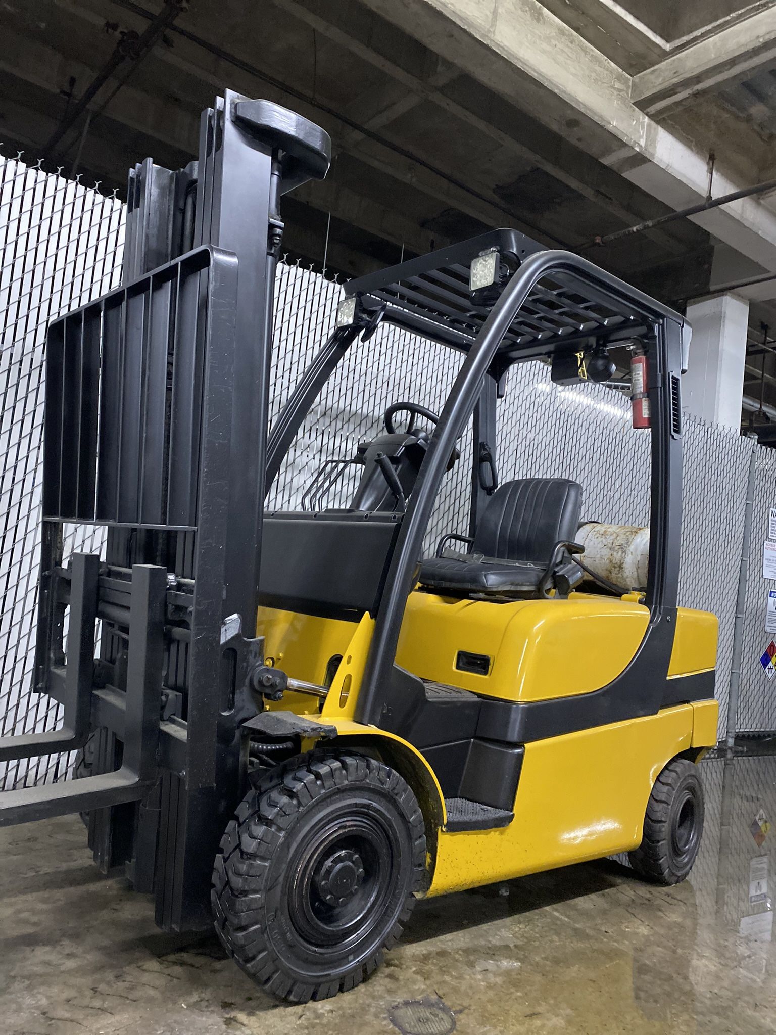 2019 YALE forklift for sale PNEUMATIC TIRES