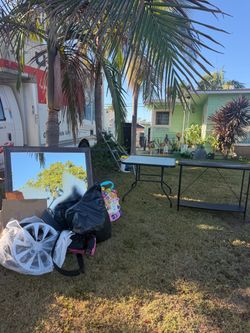 FREE THINGS!! NEED GONE ASAP