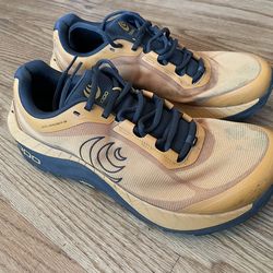 Topo Mountain Racer Men’s Size 8.5