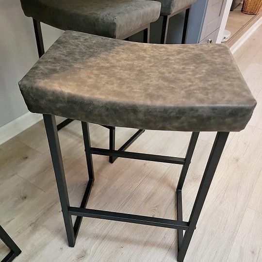 New GREY Saddle Design PU Leather Bar Stool with Sturdy Metal Frame Set of 2