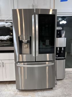 LG Smart Fridge with WiFi and dual ice makers