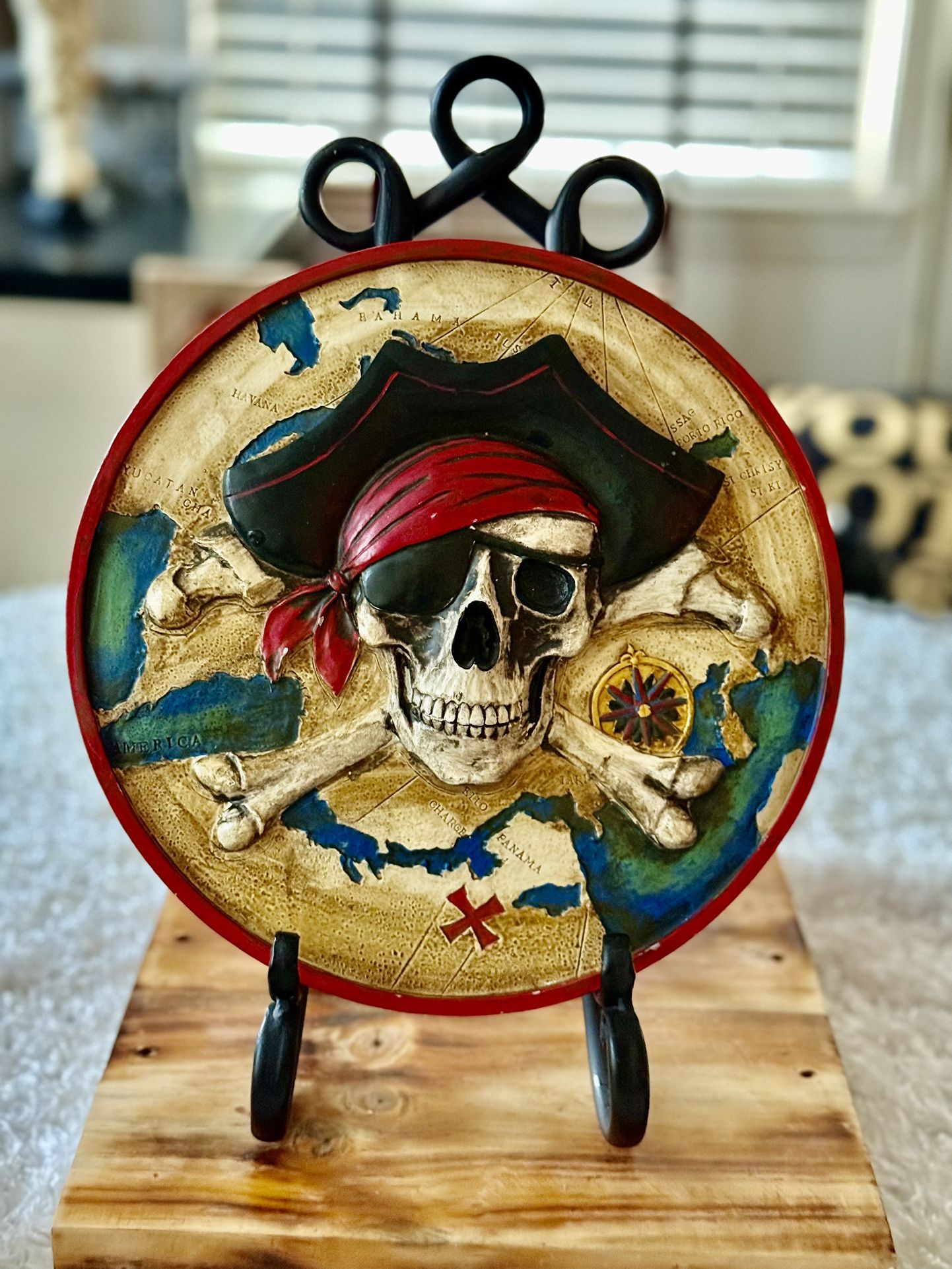 3D Handmade Pirate hanging plate Size 10” Excellent condition