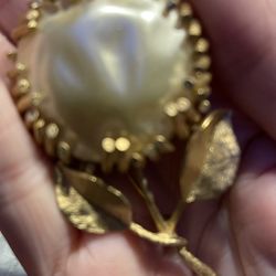 Vintage 1960's Sarah Cov Pin Brooch Large Flower Pearl Stone Excellent Condition 