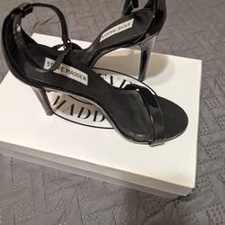 Black Patent Steve Madden Sandals With Heel  Like New